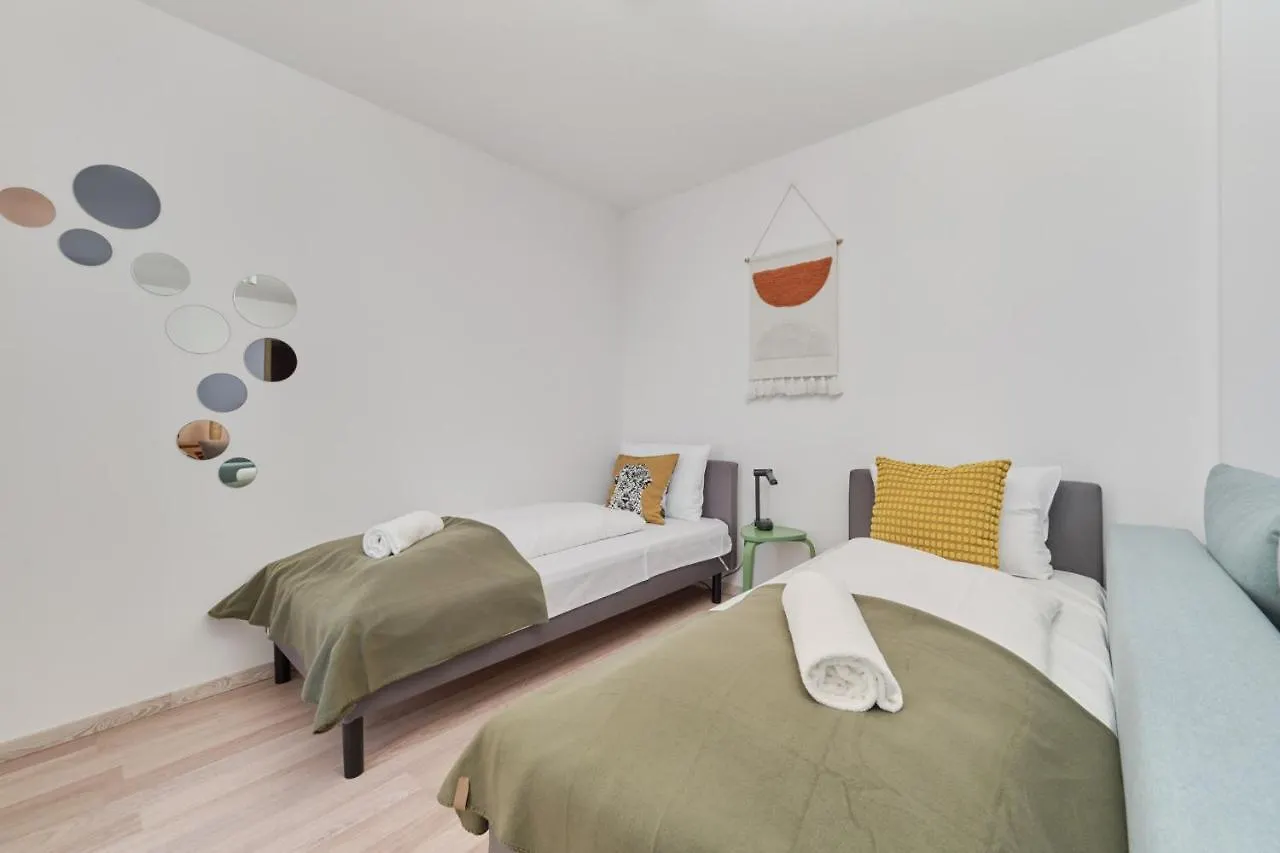 City Center Mirrors Apartment With Parking By Noclegi Renters Wrocław