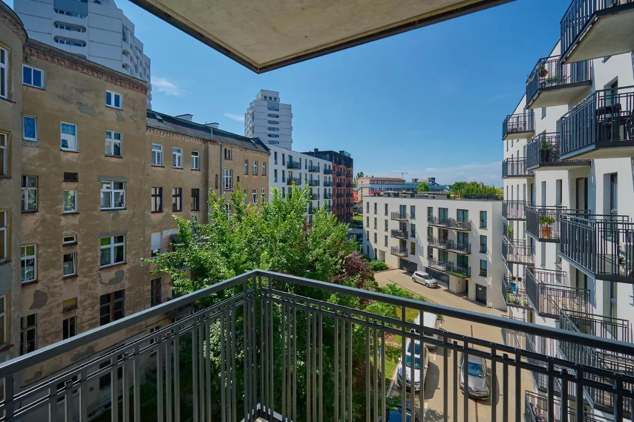 City Center Mirrors Apartment With Parking By Noclegi Renters Wrocław Polska