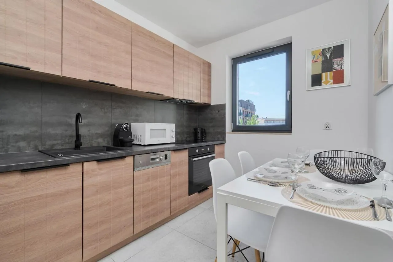 City Center Mirrors Apartment With Parking By Noclegi Renters Wrocław