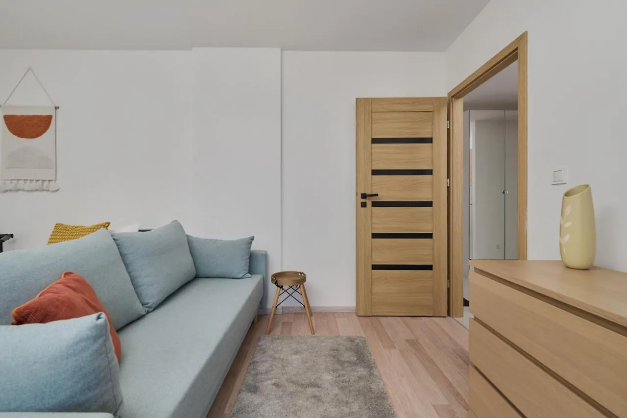 City Center Mirrors Apartment With Parking By Noclegi Renters Wrocław 0*,