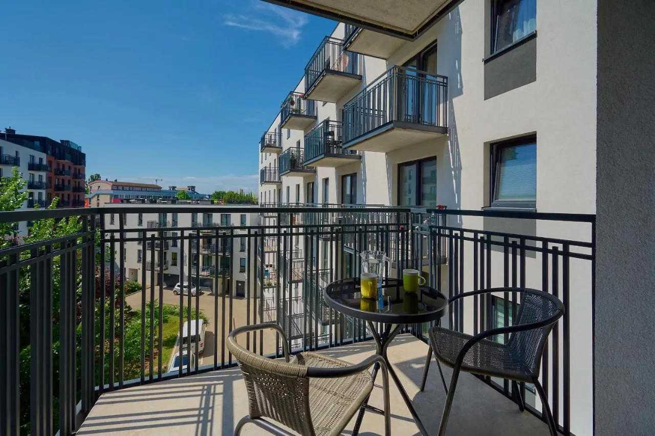 City Center Mirrors Apartment With Parking By Noclegi Renters Wrocław Polska
